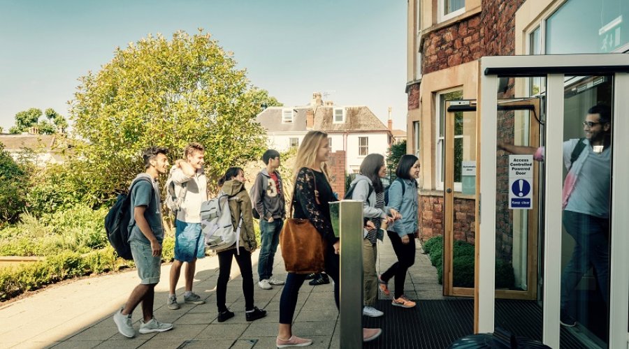 The English Language Centre - Chester - İngiltere