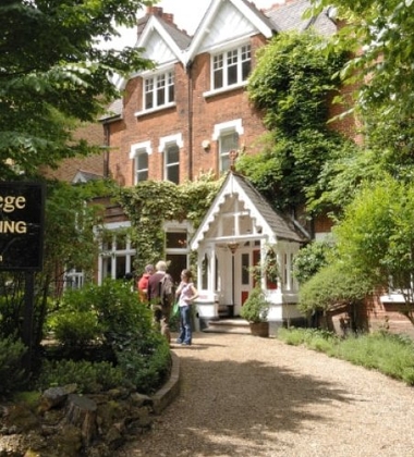 St. Giles International - Londra, Brighton - İngiltere