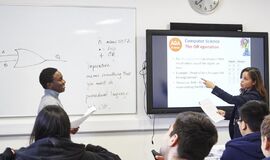 Academic Summer - DLD College London - Yatılı