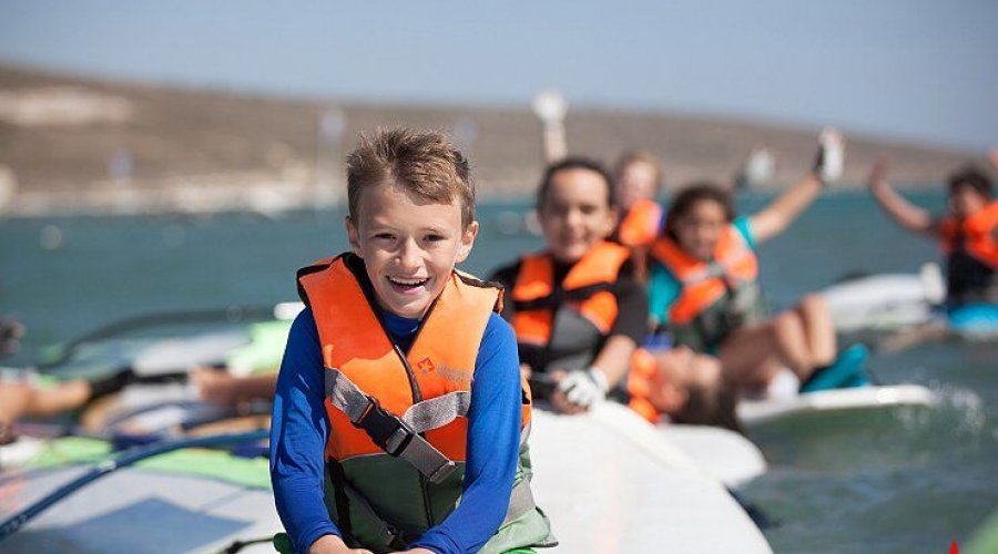 Geleceğin Yıldızları Sörf Kampı (Alaçatı)