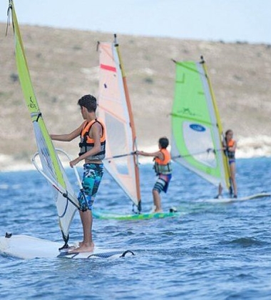 Geleceğin Yıldızları Sörf Kampı (Alaçatı)