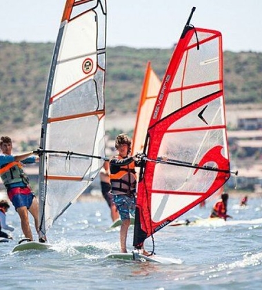 Geleceğin Yıldızları Sörf Kampı (Alaçatı)