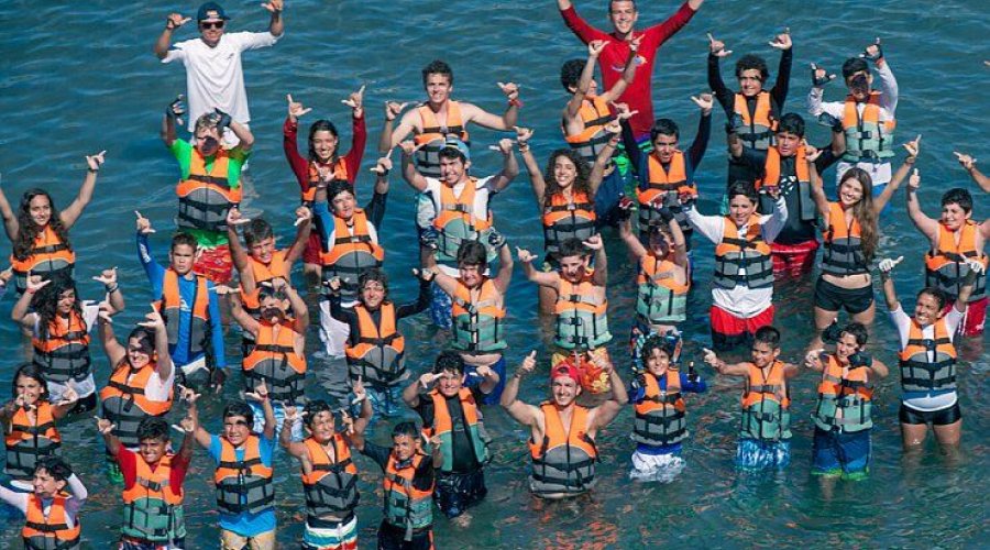 Geleceğin Yıldızları Sörf Kampı (Alaçatı)