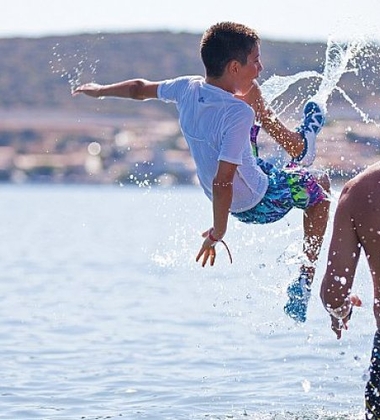 Geleceğin Yıldızları İngilizce Deniz Kampı (Çeşme)
