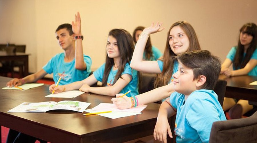 Geleceğin Yıldızları İngilizce Deniz Kampı (Çeşme)