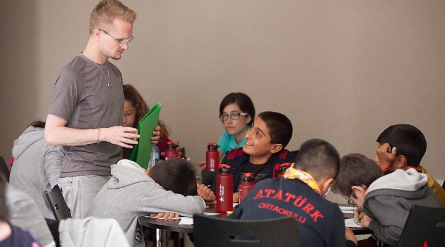 Geleceğin Yıldızları İngilizce Gelişim Kampı (Uludağ)