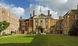 Oxford Royale Oxford +19 yaş