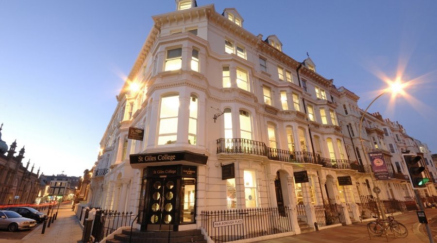 St. Giles International - Londra, Brighton - İngiltere