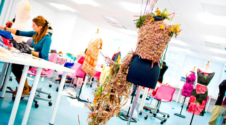 Cambridge School of Visual & Performing Arts  - Cambridge - İngiltere