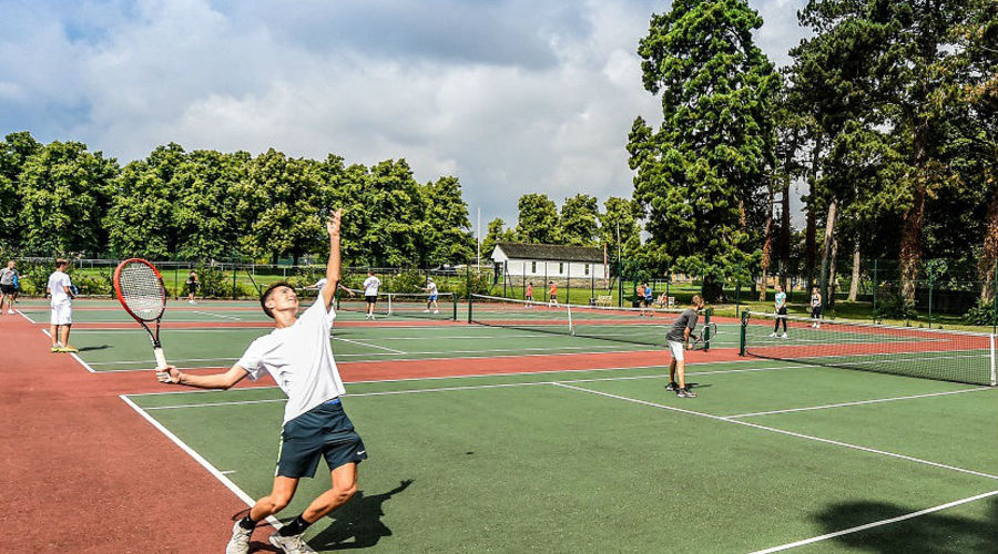 Exportise Worth College - Crawley - İngiltere