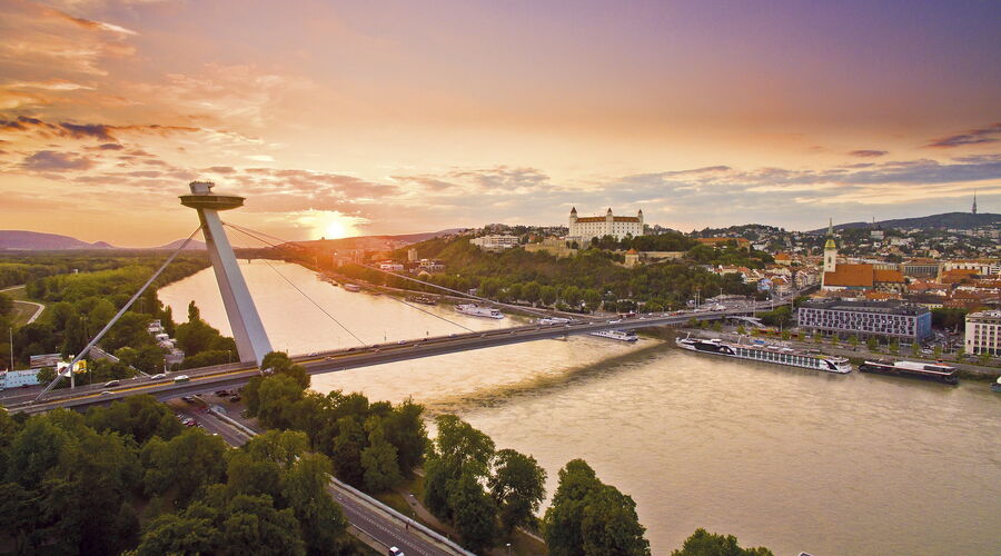 YILBAŞI’NDA TUNA NEHRİ’NDE 5 YILDIZLI NEHİR GEMİSİ İLE ORTA AVRUPA İZMİR’DEN DİREKT SEFER İLE(CHARTER)
