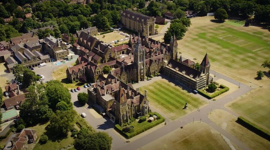 CHARTERHOUSE SCHOOL - INGILTERE - GRUP LIDERLI