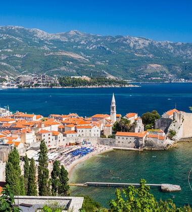 İzmir Çıkışlı Uçakla Vizesiz Büyük Balkan Turu (Gündüz Uçuşlu) Turlar Dahil