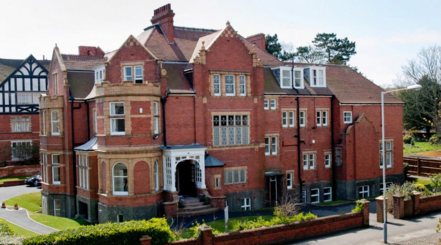 Earlscliffe College Summer School - Folkestone - İngiltere