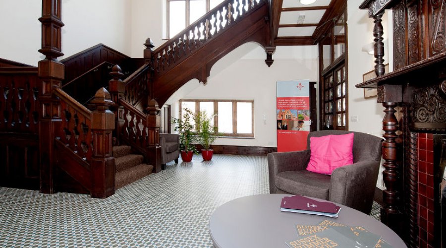 Earlscliffe College Summer School - Folkestone - İngiltere