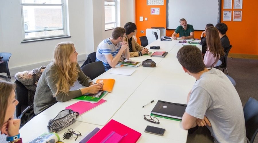 EC English - Brighton - İngiltere