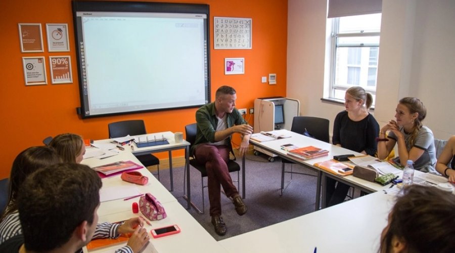 EC English - Brighton - İngiltere