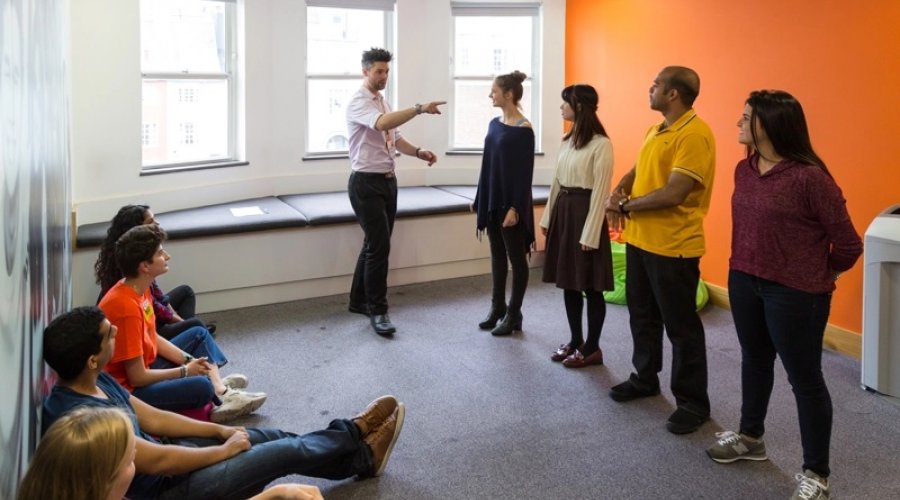 EC English - Brighton - İngiltere