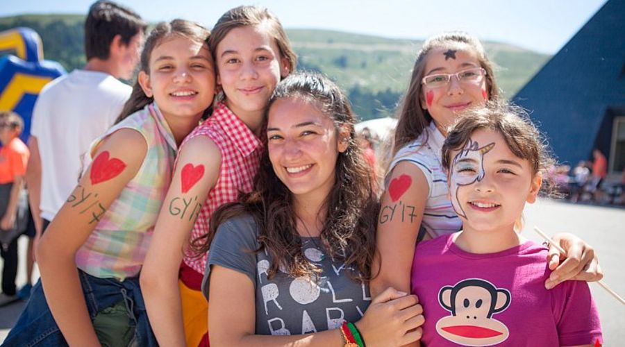 Geleceğin Yıldızları İngilizce Gelişim Kampı (Uludağ)