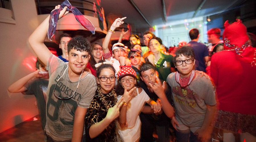 Geleceğin Yıldızları İngilizce Gelişim Kampı (Uludağ)