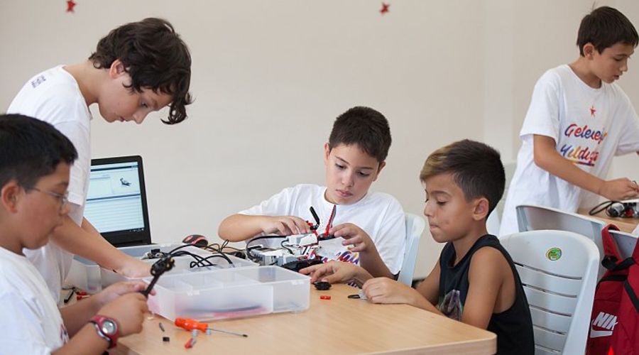 Geleceğin Yıldızları S.T.E.M. Kampı (Uludağ)