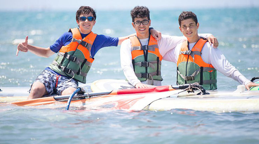 Geleceğin Yıldızları Sörf Kampı (Alaçatı)