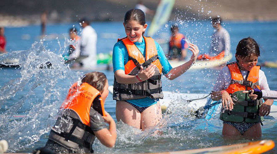 Geleceğin Yıldızları Sörf Kampı (Alaçatı)