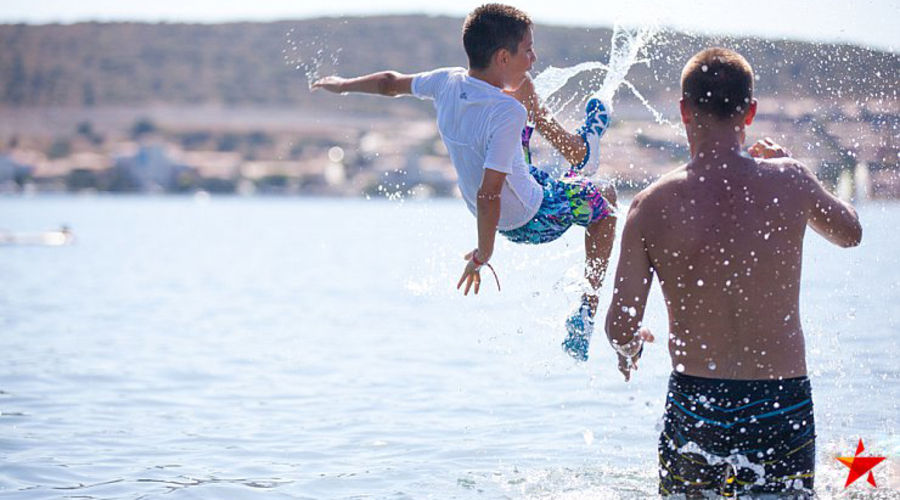 Geleceğin Yıldızları Sörf Kampı (Alaçatı)