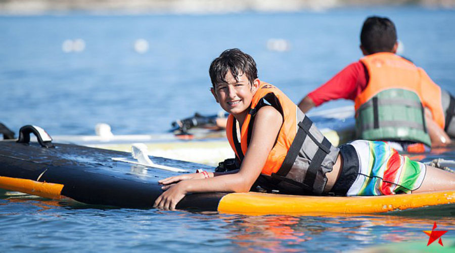 Geleceğin Yıldızları Sörf Kampı (Alaçatı)